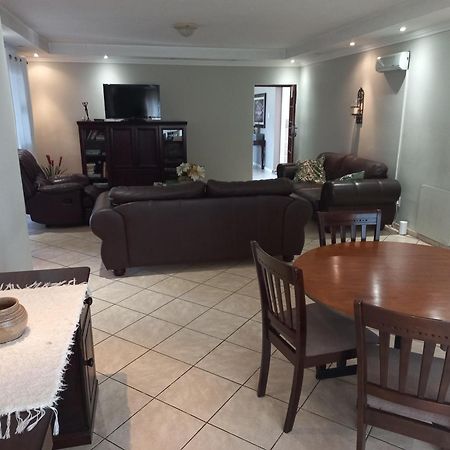 The Lakehouse Bnb Brakpan エクステリア 写真